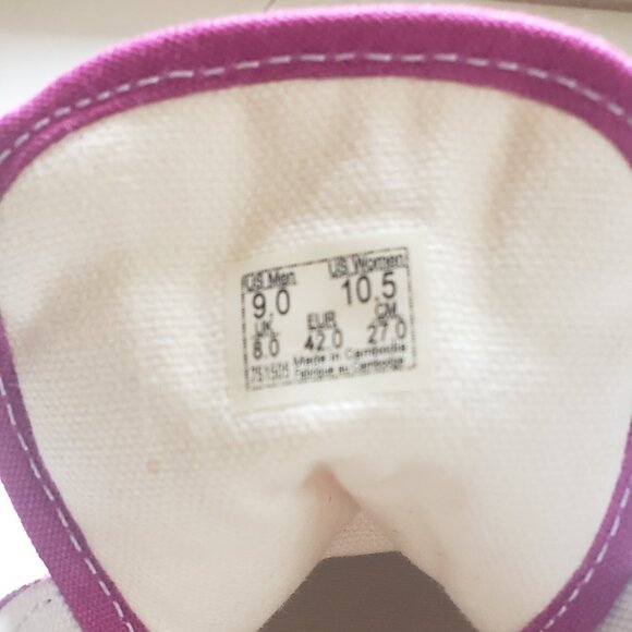 NEW "Old Skool" Authentic Vans in fuschia color - Picture 6 of 6